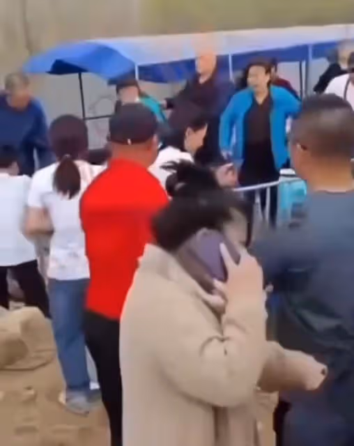 秦皇島船側翻致12死後續：畫面曝光，家屬跪地痛哭，原因曝光！