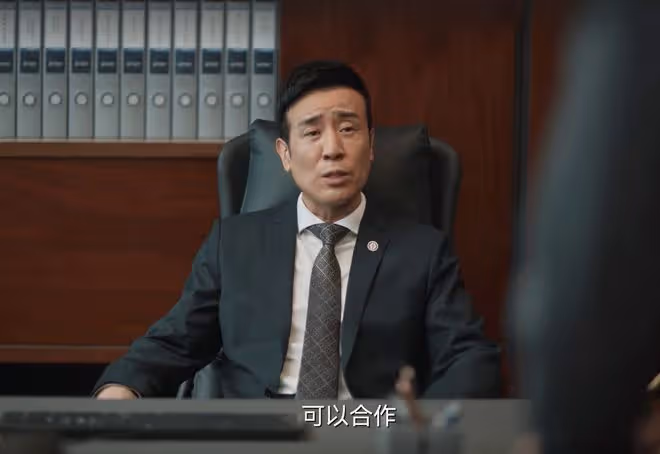 《城中之城》被兄弟算計、徒弟背叛、情婦坑害，趙輝入獄，並不冤