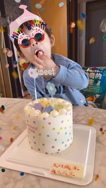 杜淳夫婦曬全家福為女兒慶生，3歲小蛋餃像爸又像媽，顏值超高