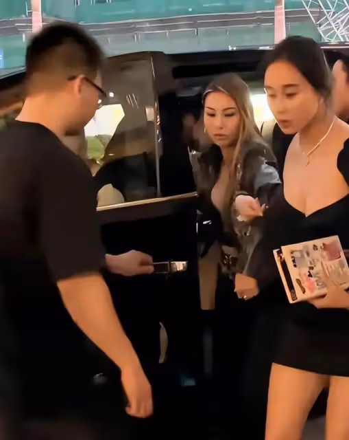 被說長得像利智的何超欣到底算不算美人，看她近照生圖就知道了