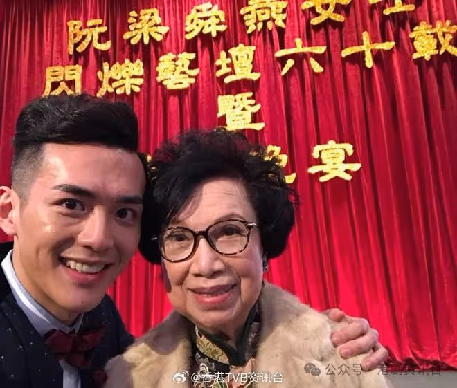 TVB小花罕曬「男友」合照戀情浮面!阮浩棕出身演藝世家嫲嫲係「上等人」