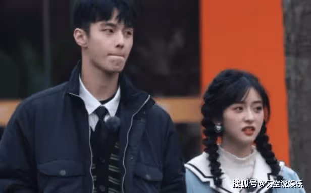 何與女朋友是誰?何與跟誰傳過戀情是真是假