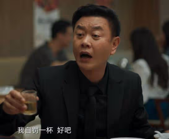 借著於和偉的「東風」,54歲的馮嘉怡終於火了,只是晚了18年