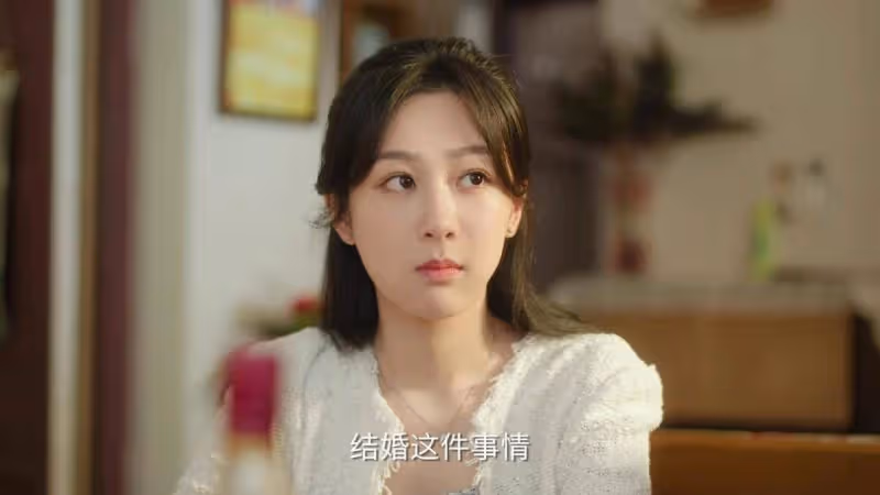 風情萬種、嫵媚至極,看到27歲王梓薇,才知道什麼是真正的情婦