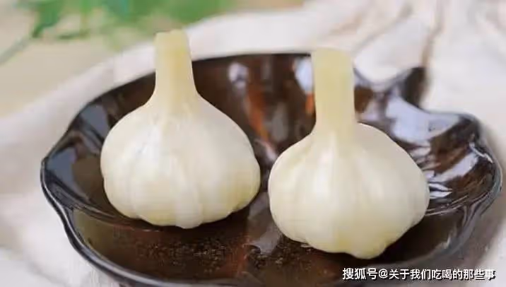 腌糖蒜,只放糖和醋不正宗,只需多加3樣,更酸甜更爽脆,耐保存