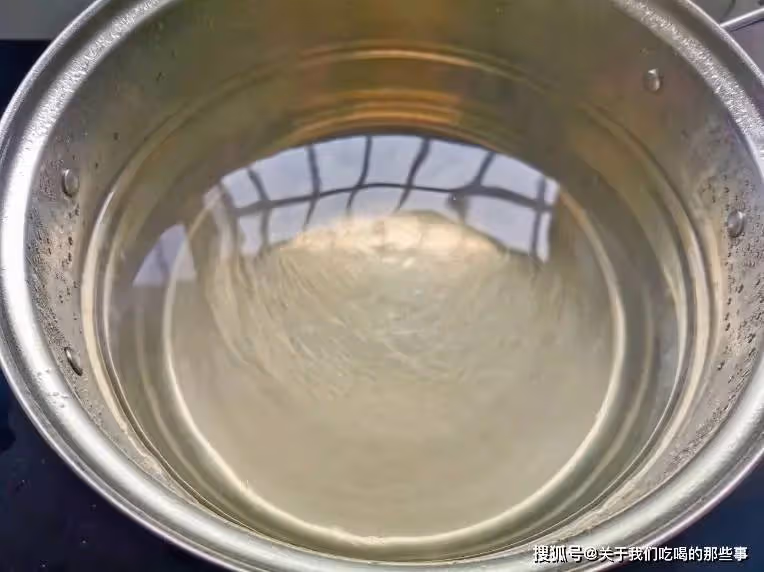 腌糖蒜,只放糖和醋不正宗,只需多加3樣,更酸甜更爽脆,耐保存