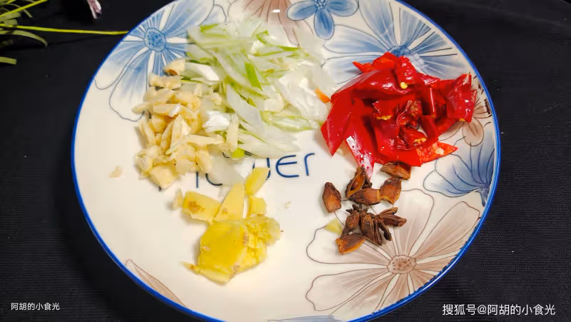 這菜不起眼,卻是絕佳「高鉀菜」!花樣搭配燒一盤,滑嫩好味,口口軟糯太絕了