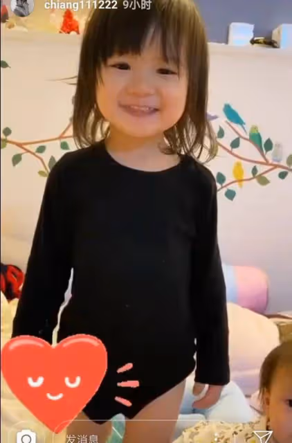江宏傑福原愛帶孩子們玩，愛拉醬在臉上塗鴉