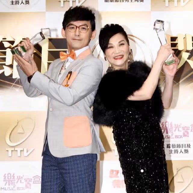 張小燕後悔讓孟耿如嫁給黃子佼，聲稱對不起孟耿如，贊成她離婚