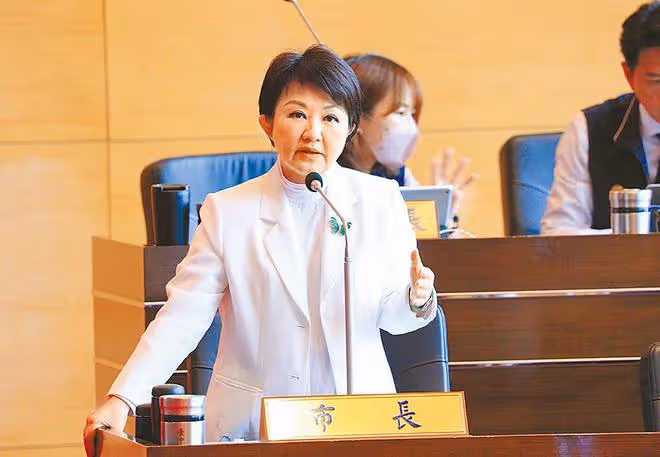 張小燕後悔讓孟耿如嫁給黃子佼，聲稱對不起孟耿如，贊成她離婚