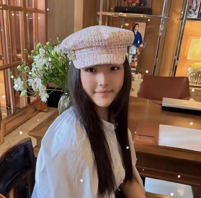 同一天露面的5個星二代，朱茵女兒最惹人愛，梧桐妹最會享受自由