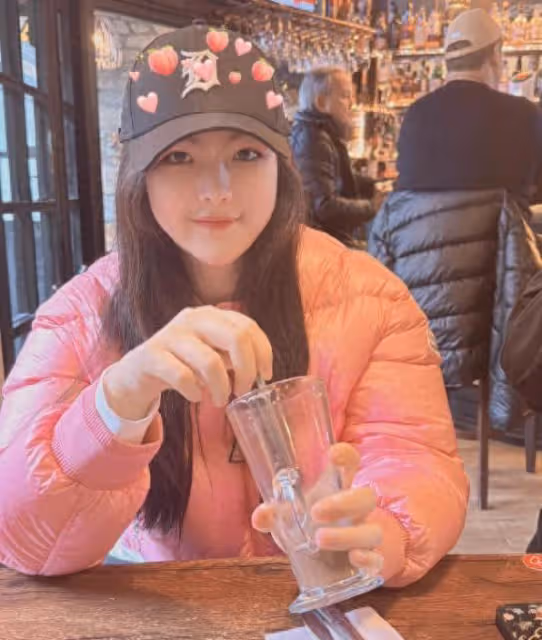 同一天露面的5個星二代，朱茵女兒最惹人愛，梧桐妹最會享受自由