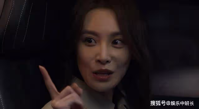 周琳的扮演者隆妮面部僵硬,網友:這能讓趙輝和蘇見仁神魂顛倒?