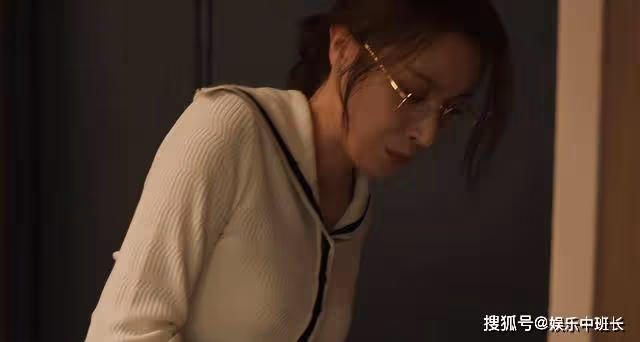 周琳的扮演者隆妮面部僵硬,網友:這能讓趙輝和蘇見仁神魂顛倒?
