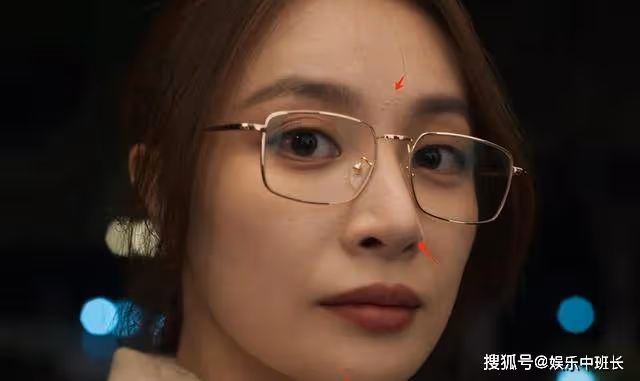周琳的扮演者隆妮面部僵硬,網友:這能讓趙輝和蘇見仁神魂顛倒?