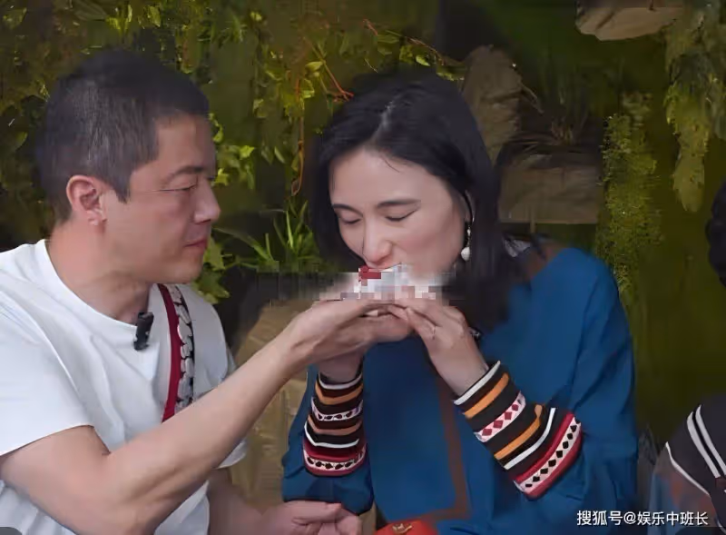 海哈金喜首談看上李亞鵬的原因,談及繼女李嫣顯得「小心翼翼」!