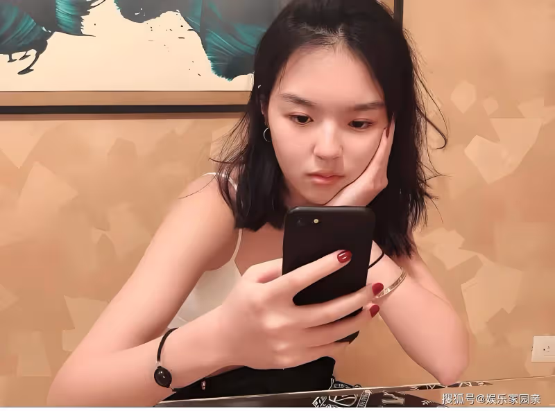 哈文近照模樣大變，和女兒低調慶生！21歲法圖麥顏值高已進娛樂圈
