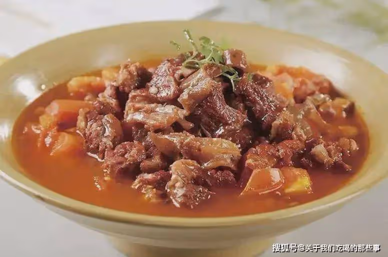 燉牛肉時,牢記「2放3不放」,牛肉軟爛入味不腥不柴,越吃越解饞