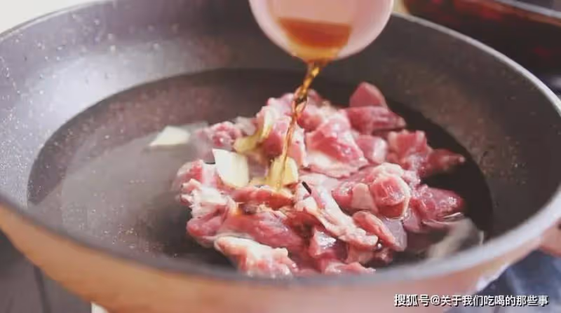 燉牛肉時,牢記「2放3不放」,牛肉軟爛入味不腥不柴,越吃越解饞
