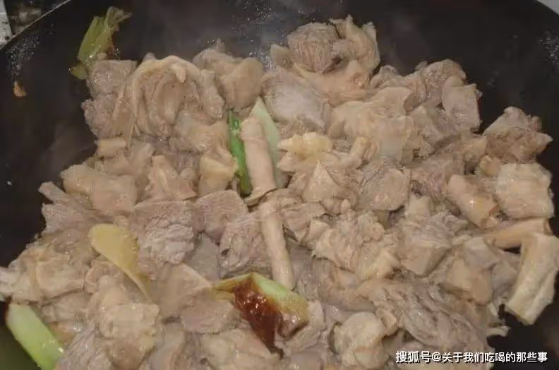 燉牛肉時,牢記「2放3不放」,牛肉軟爛入味不腥不柴,越吃越解饞