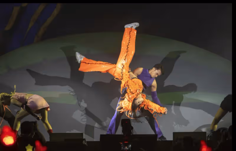 炎明熹演唱會尾場三度落淚!嘉賓任賢齊:她是未來天后