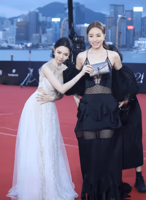 金像獎紅毯!TVB小生女友低胸搶風頭!不少女星與Angelababy合影