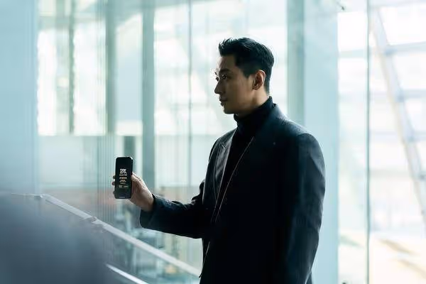 朱智勛緊貼韓孝周霸氣:我守護你!《支配物種》砸6億造近未來時代