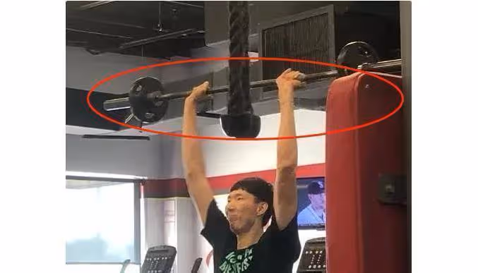 胡明軒訓練照曝光，周琦無辜躺槍！槓鈴和輪胎都偏輕，該雄起了