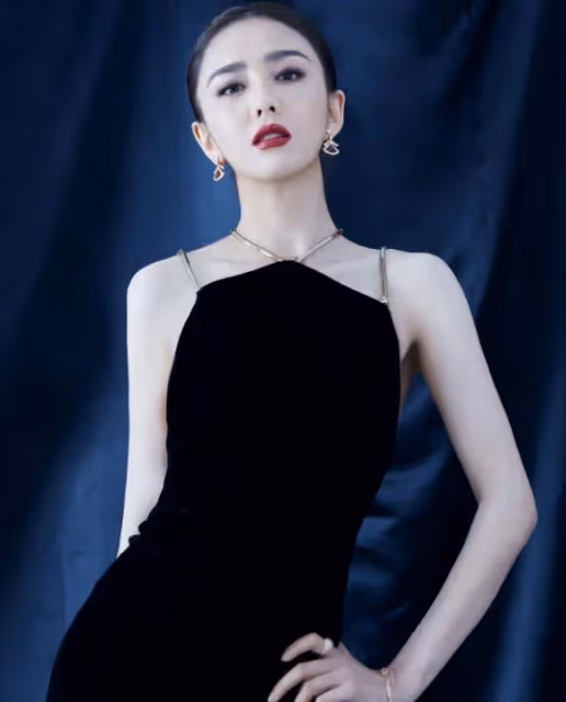 佟麗婭不愧是「內地第一美人」,時尚露面惹人動心,這顏值太絕了