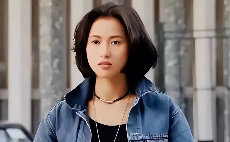 TVB前知名女星罕見亮相！大小眼情況嚴重，曾拍攝燒傷要植皮