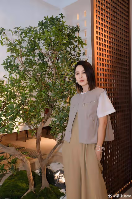 TVB前知名女星罕見亮相！大小眼情況嚴重，曾拍攝燒傷要植皮