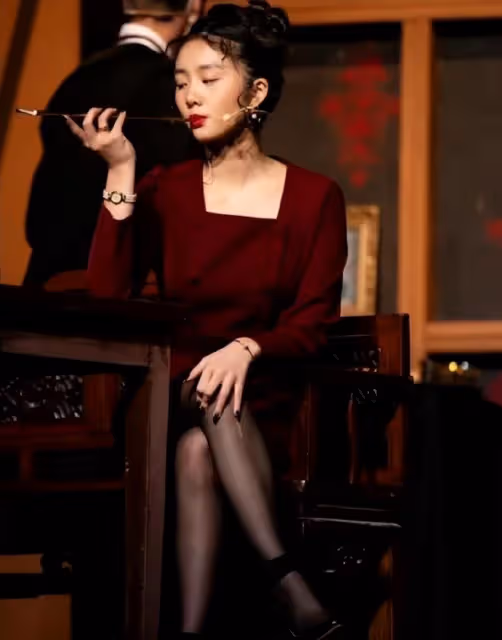 黃磊老婆曬大女兒戲劇表演，18歲多多展現演戲天賦，演技媲美媽媽