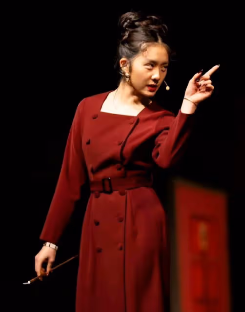 黃磊老婆曬大女兒戲劇表演，18歲多多展現演戲天賦，演技媲美媽媽