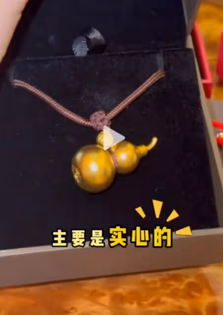 趙本山外孫百日宴，現場布置奢華講究，姥爺趙本山送禮百萬！