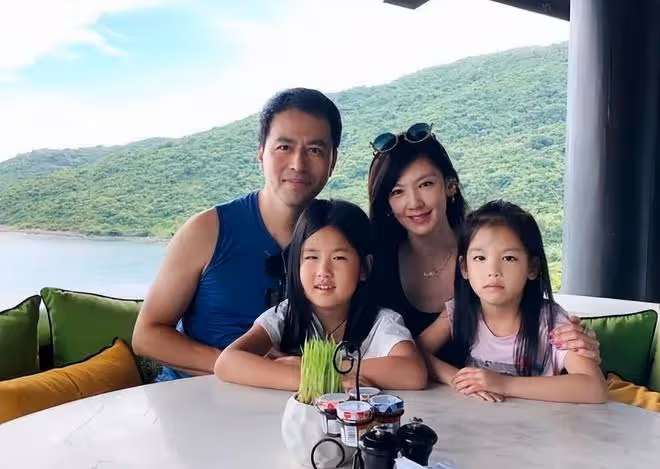 48歲林熙蕾狀態超好，和同齡閨蜜林心如保持身材，兩人氣質相當