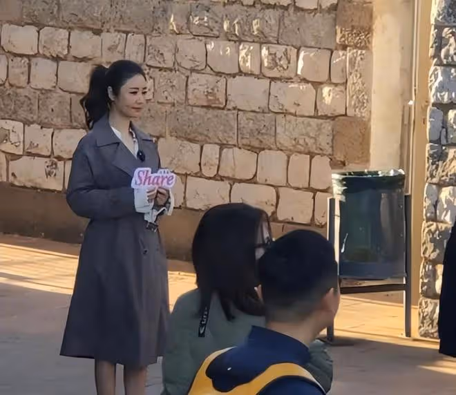 48歲林熙蕾狀態超好，和同齡閨蜜林心如保持身材，兩人氣質相當