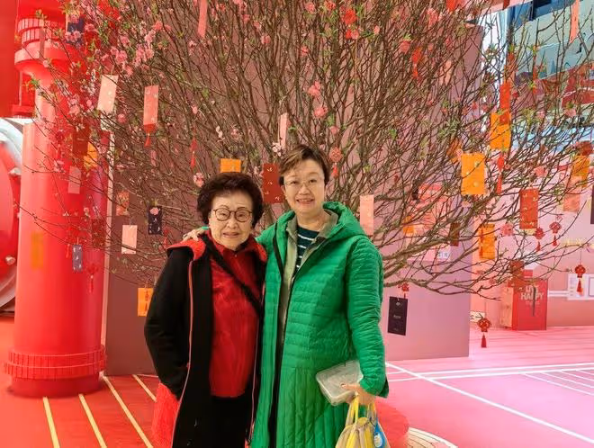 擔心!92歲TVB資深演員家中暈倒,幸被工人及時發現入院治療