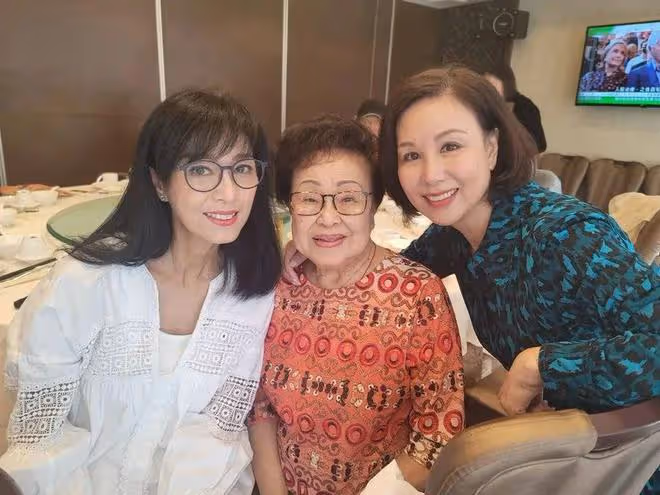 擔心!92歲TVB資深演員家中暈倒,幸被工人及時發現入院治療