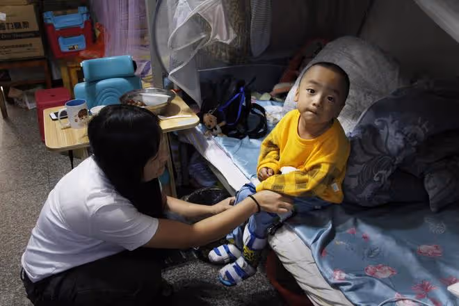 剖腹產下2斤多重男嬰，3年後親眼目睹丈夫離世，90後姑娘命運多舛