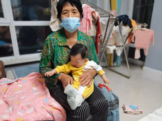 5個月產檢發現問題,夫妻不忍放棄,雙胞胎姐妹出生結果喜憂參半