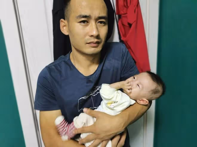 5個月產檢發現問題,夫妻不忍放棄,雙胞胎姐妹出生結果喜憂參半
