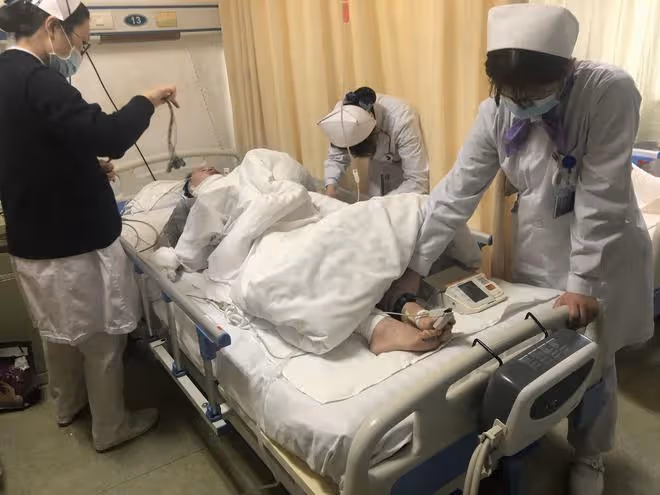 美媽凌晨拔火罐欲解酸痛,不料發生悲劇,從此全身戴上「緊箍咒」