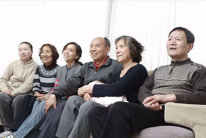 47年前,父母無奈收養了一個男娃,沒想到改變了我們一家人的命運