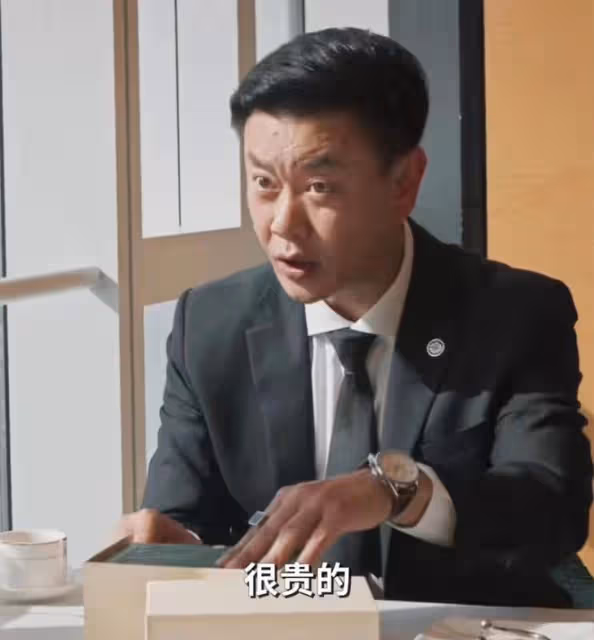 《城中之城》一張照片算計四個人，趙輝心狠手辣，李森的噩夢來了