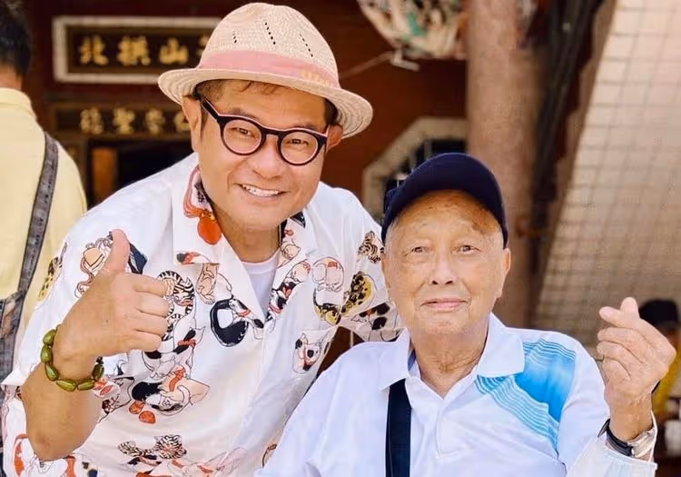 許效舜爸爸因病離世享壽84歲　急奔基隆老家送最後一程