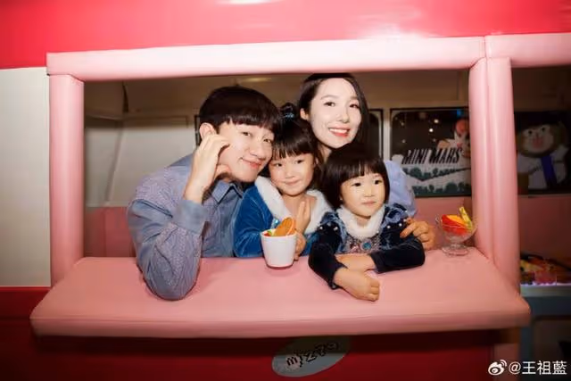 放任孩子打擾素人？網友給王祖藍帶了兩個小時娃！網友：父母在哪