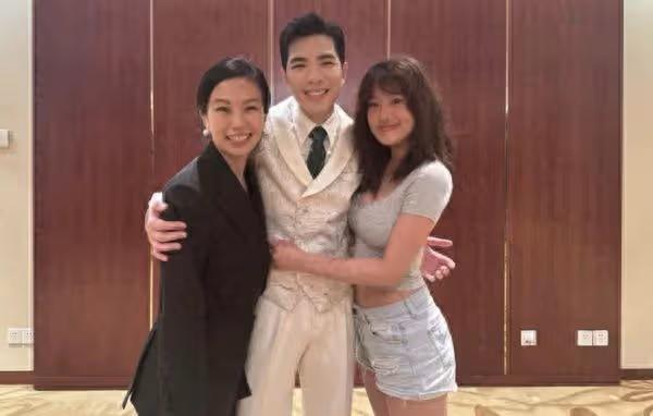 梧桐妹「低胸熱褲」摟乾爹 蕭敬騰「一動作」網贊爆:Summer嫁對人!