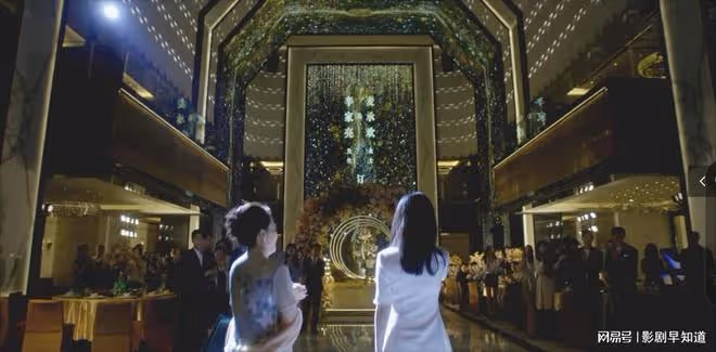 《承歡記》麥承歡的荒唐訂婚宴,中式恐怖外加珍珠細節,太扎心了