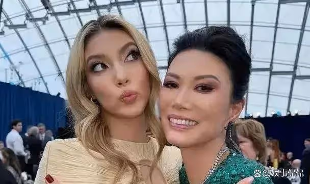 章澤天閃現美國！參加名流晚宴，穿掛脖透視長裙超性感面相變了