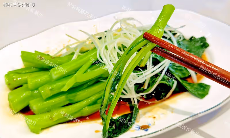 中老年人「養骨」,別只喝牛奶,多吃3種高鈣菜,腿腳有勁不抽筋